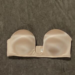 Elegant Strapless Cream Bandeau
